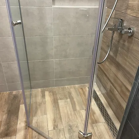 Azur Delux 아파트